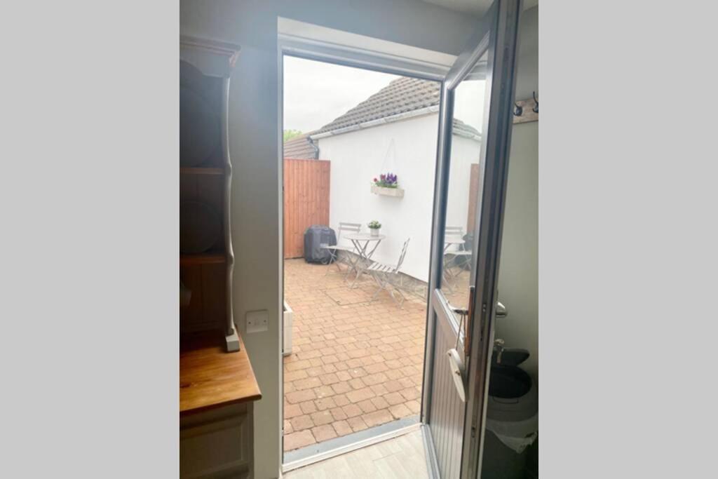 Self Contained Annexe In The Heart Of Wedmore Exterior photo